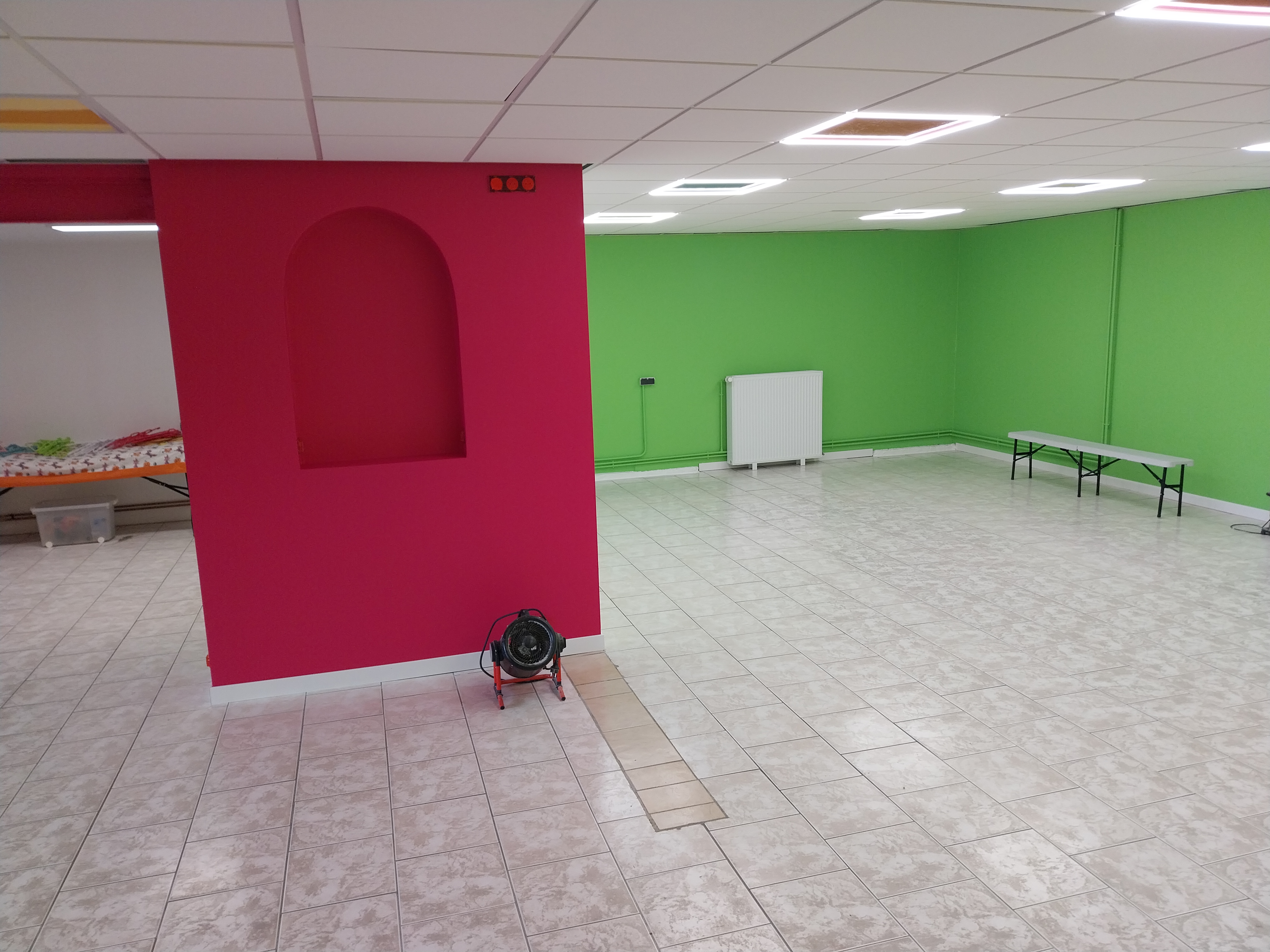 Salle polyvalente — finition après travaux